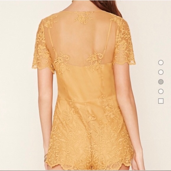 SMALL FOREVER 21 LACE ROMPER - Picture 2 of 5
